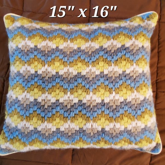 Set of 2 Throw Pillows - Picture 3 of 6